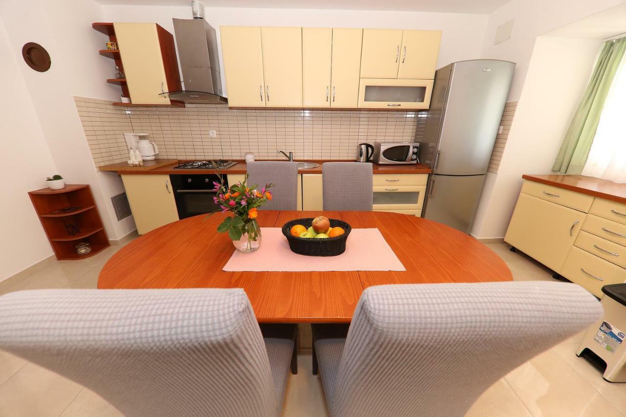 Apartments Anka ルティナ エクステリア 写真