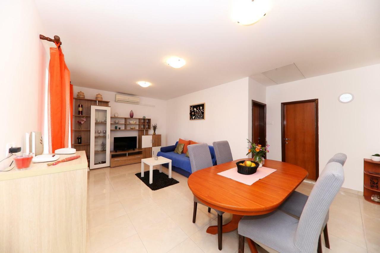 Apartments Anka ルティナ エクステリア 写真