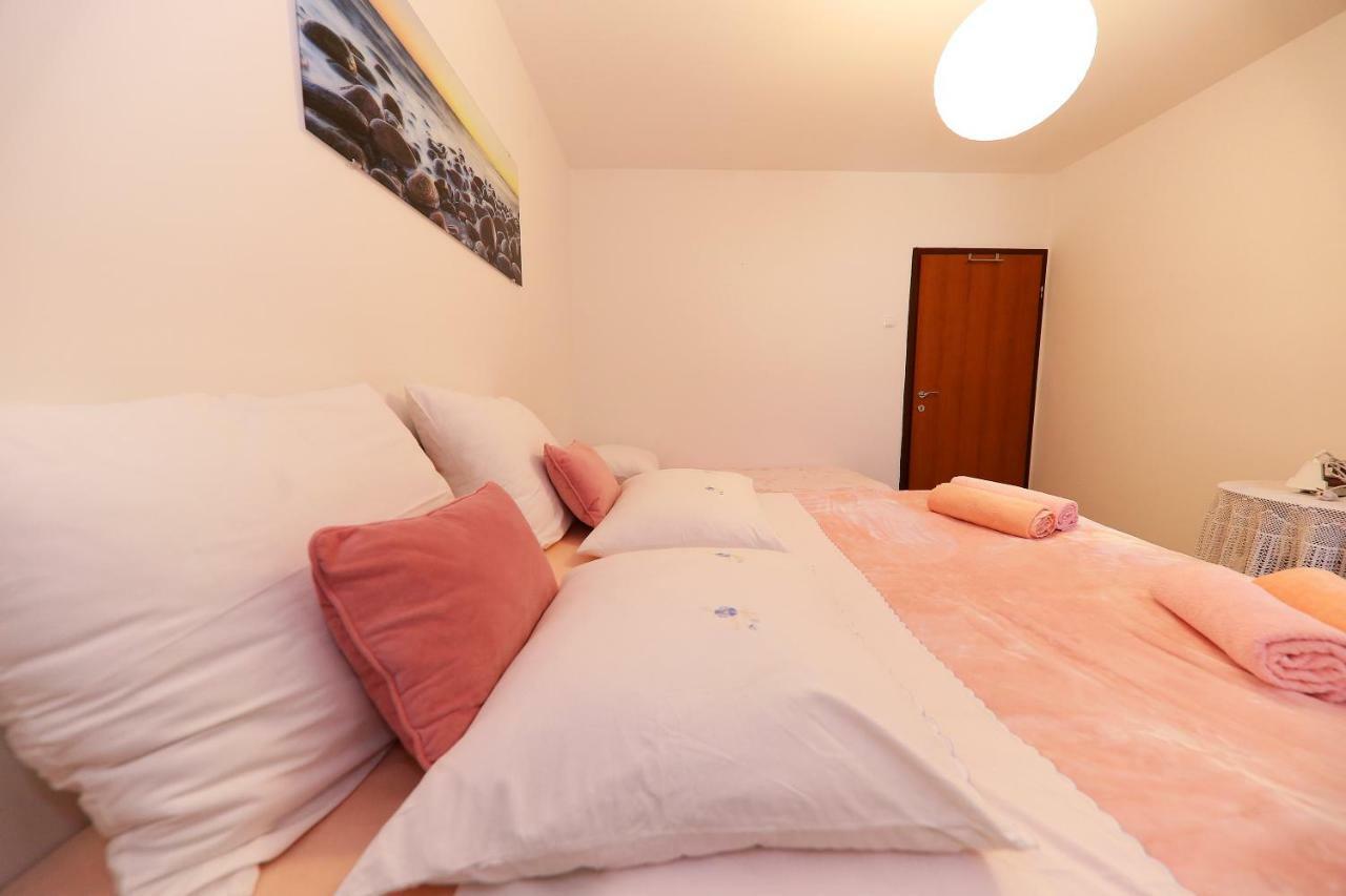 Apartments Anka ルティナ エクステリア 写真