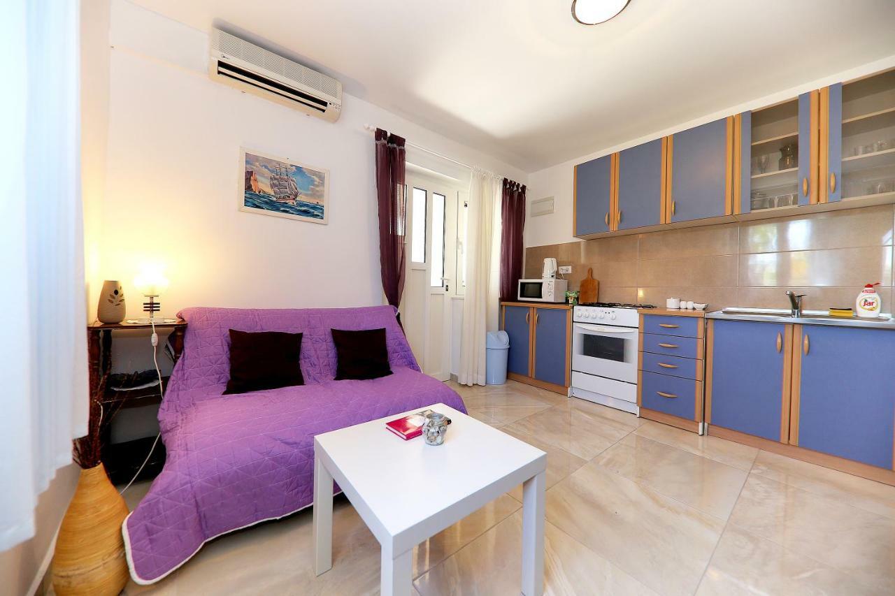 Apartments Anka ルティナ エクステリア 写真