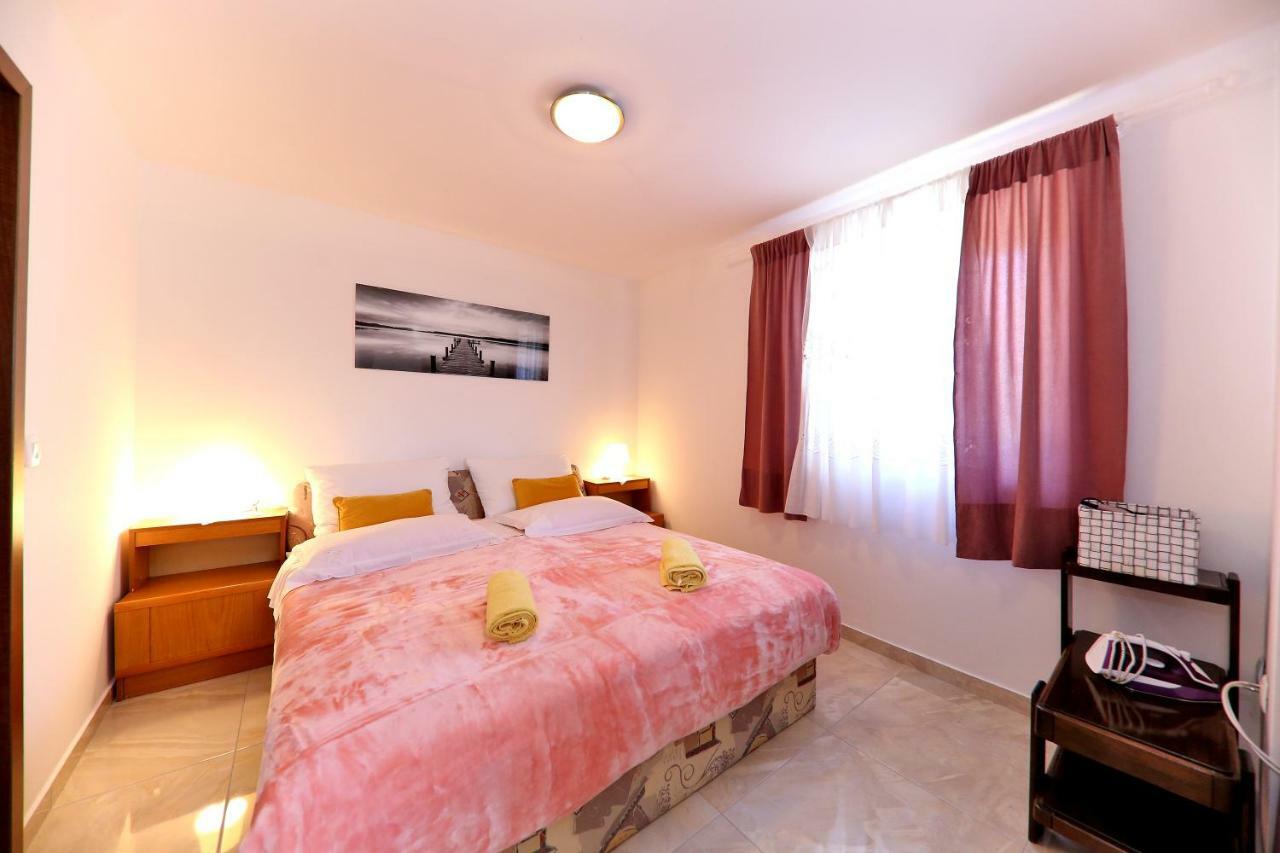 Apartments Anka ルティナ エクステリア 写真